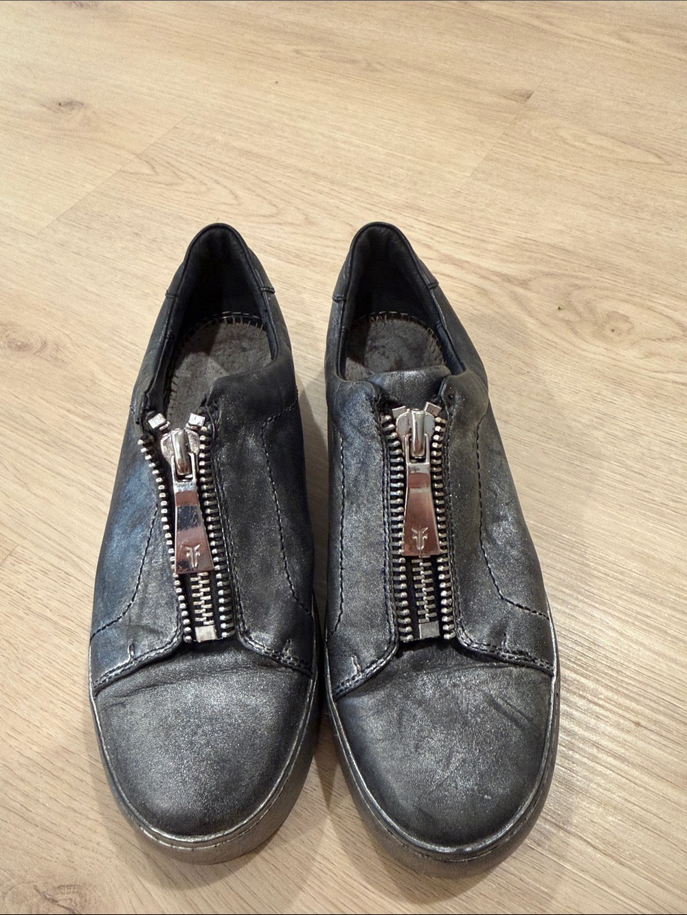 Frye 8M Black Leather Zip-Front Slip-On Sneakers